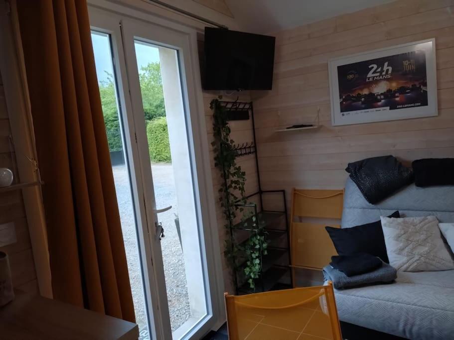Joli Studio Mezzanine Proche Pole Europeen Yvre-l'Eveque Exterior photo